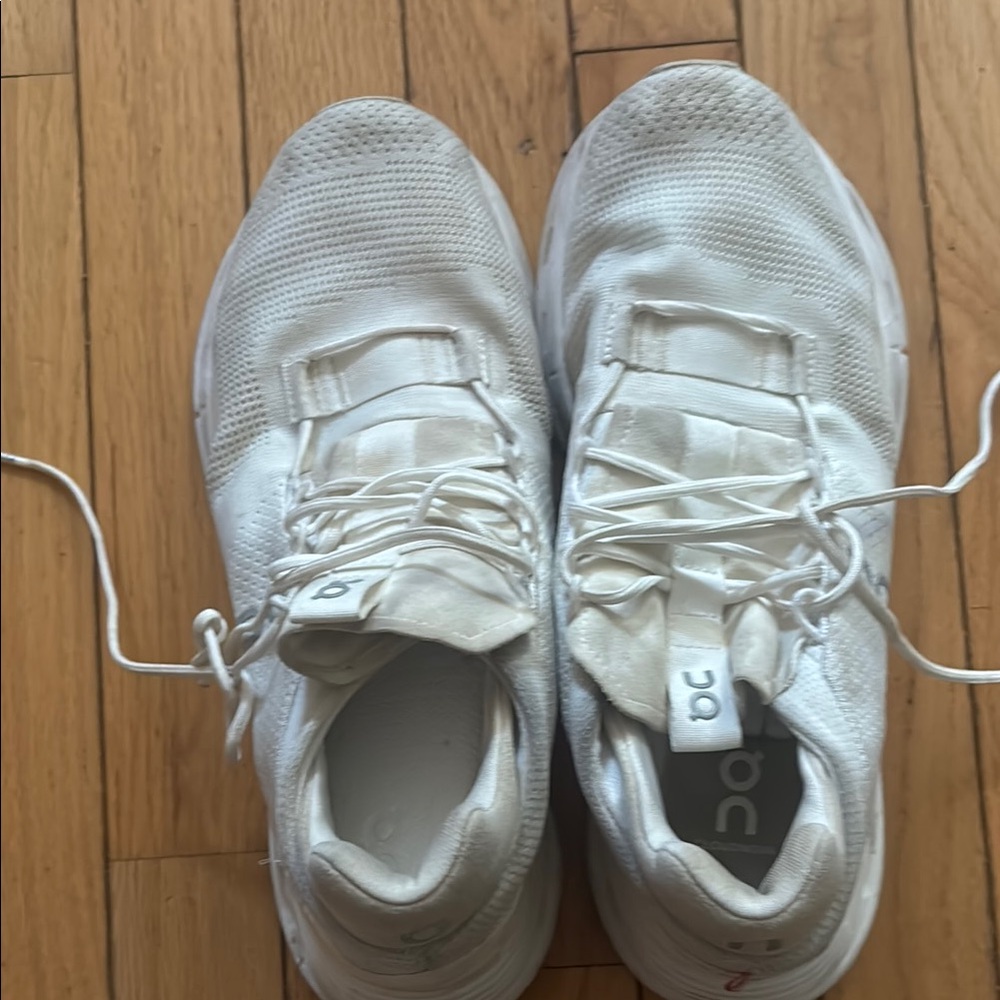 On Running White Sneakers Modern Design Breathable